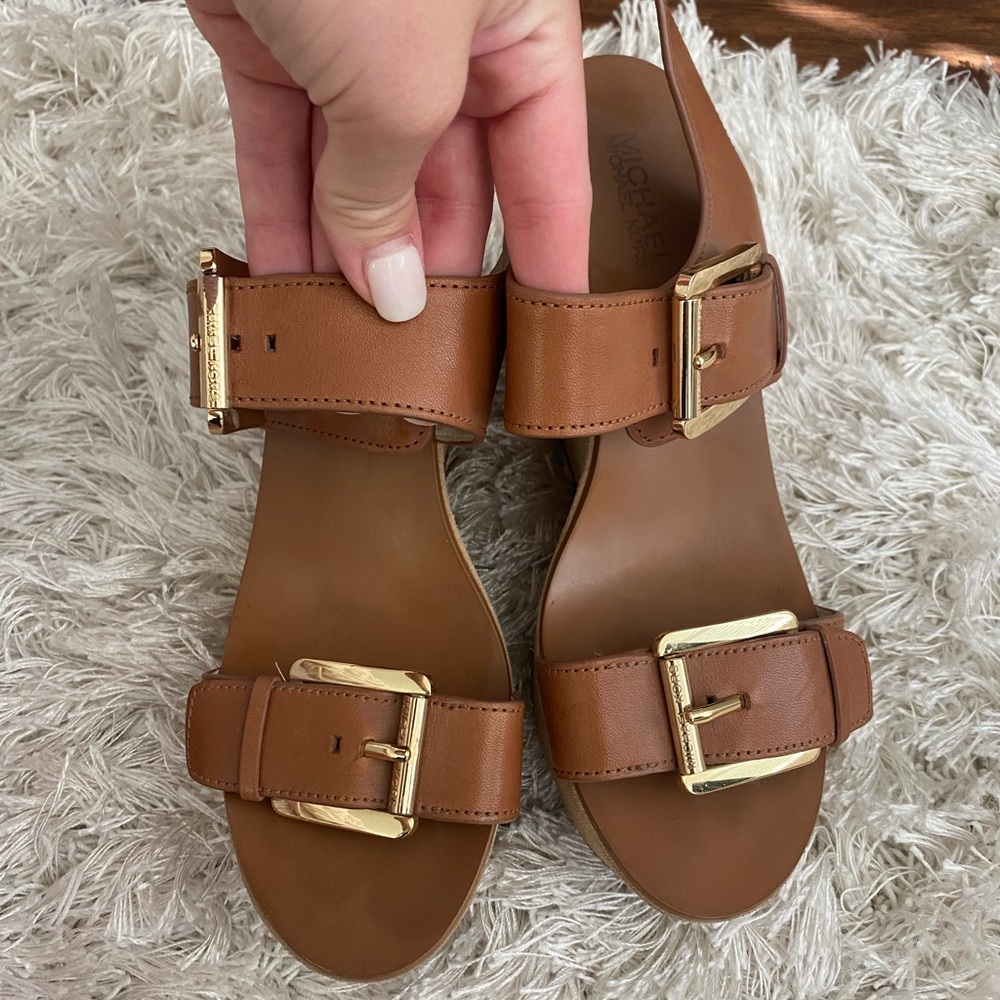 Michael Korea platform sandals